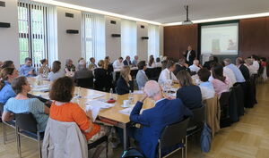 Prof. Dr. Manfred Wildner beim Vortrag zu Health in All Policies am 16. Juli 2019