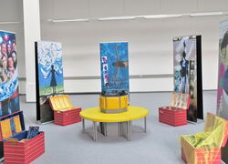 alternatives Ausstellungsformat mit flexiblen Roll-Ups